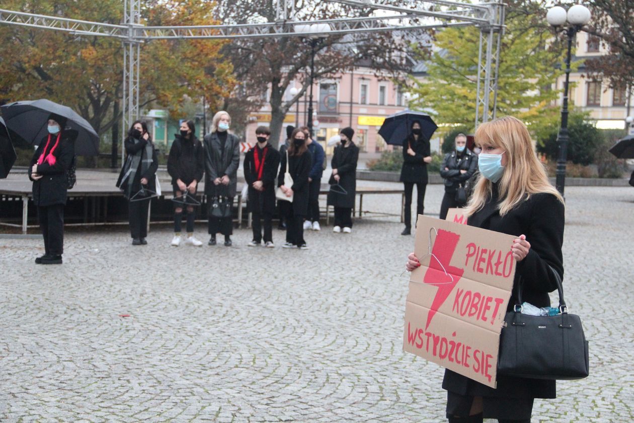  Strajk kobiet w Białej Podlaskiej  (zdjęcie 3) - Autor: Ewelina Burda