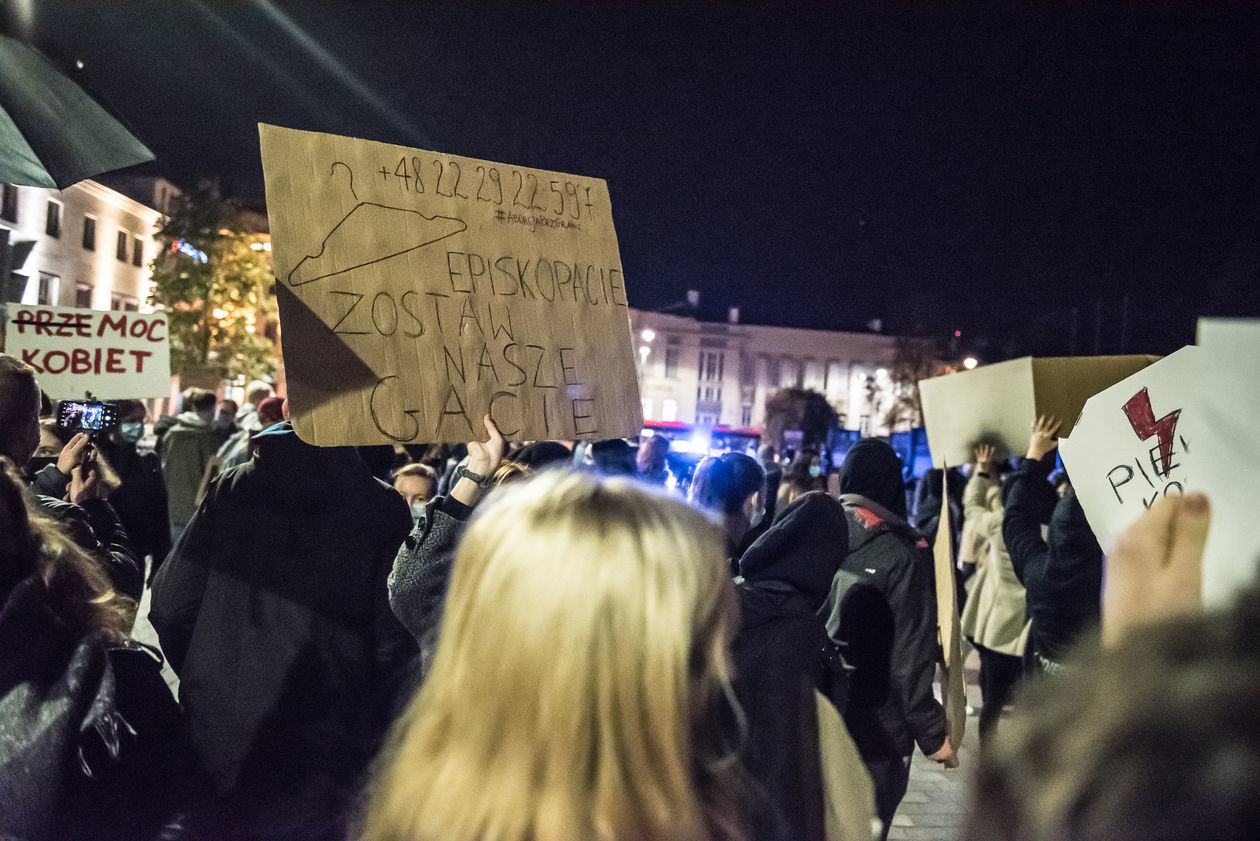  Protest kobiet w Lublinie. Sobota (zdjęcie 1) - Autor: Tomasz Tylus