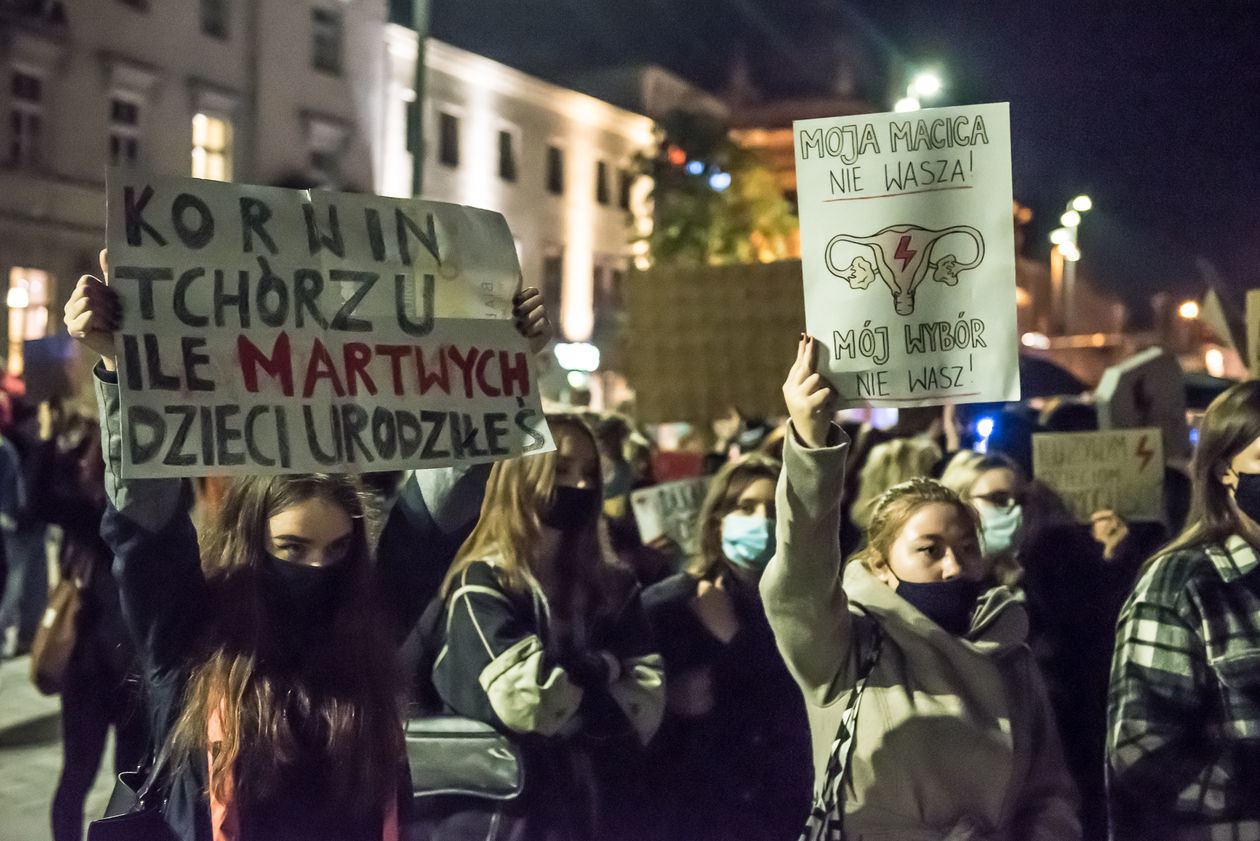  Protest kobiet w Lublinie. Sobota (zdjęcie 1) - Autor: Tomasz Tylus