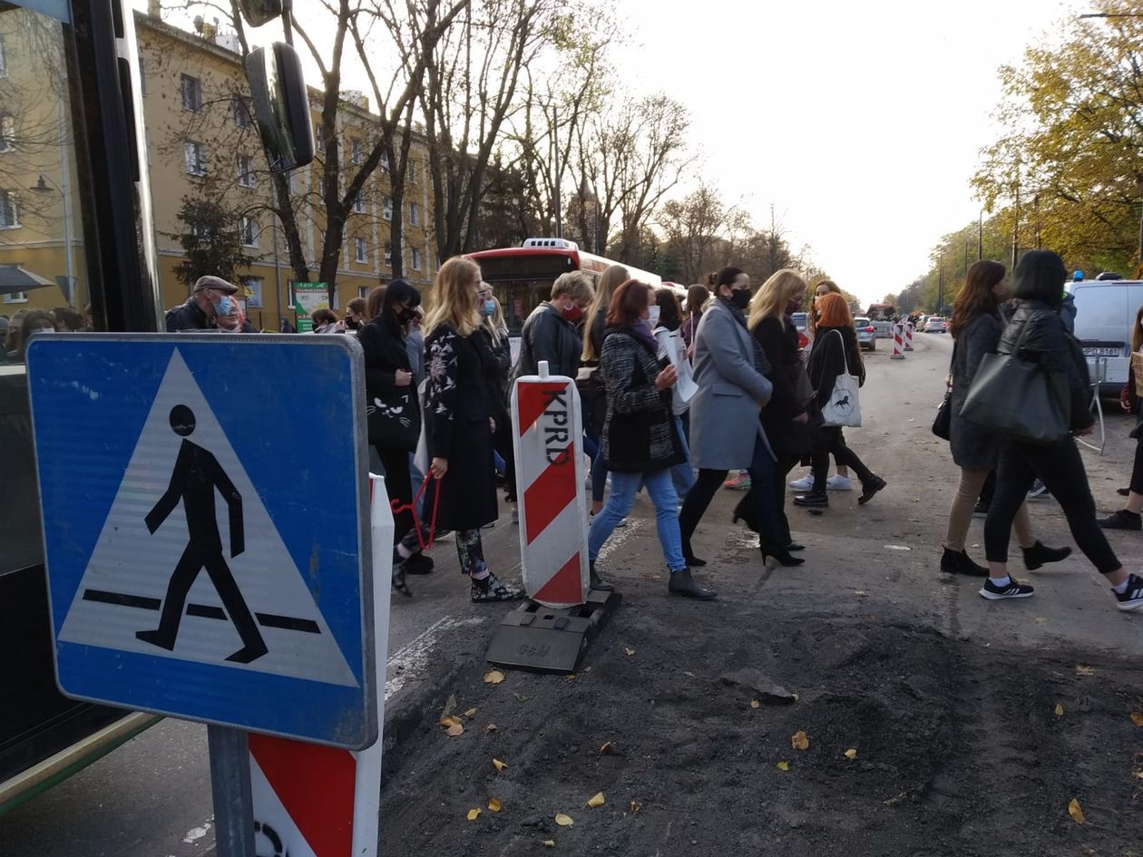  Protest na Al. Racławickich w Lublinie (zdjęcie 1) - Autor: Piotr Michalski