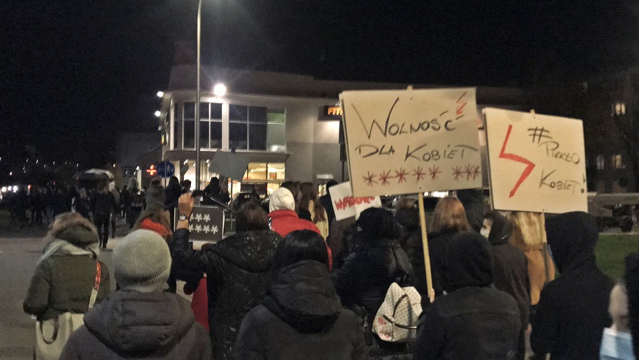  Protest kobiet w Świdniku (zdjęcie 1) - Autor: Stowarzyszenie Świdnik Wspólna Sprawa