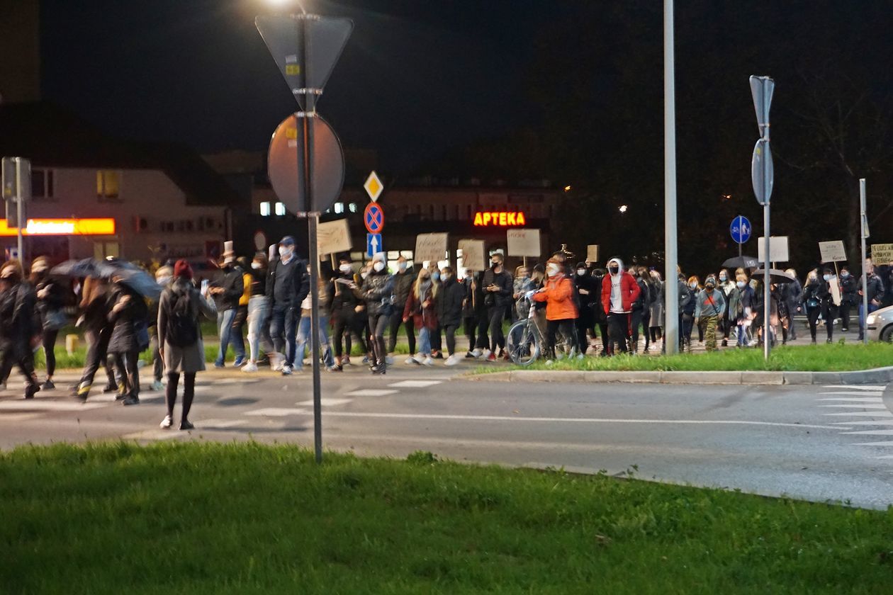  Protest kobiet w Świdniku (zdjęcie 1) - Autor: Stowarzyszenie Świdnik Wspólna Sprawa