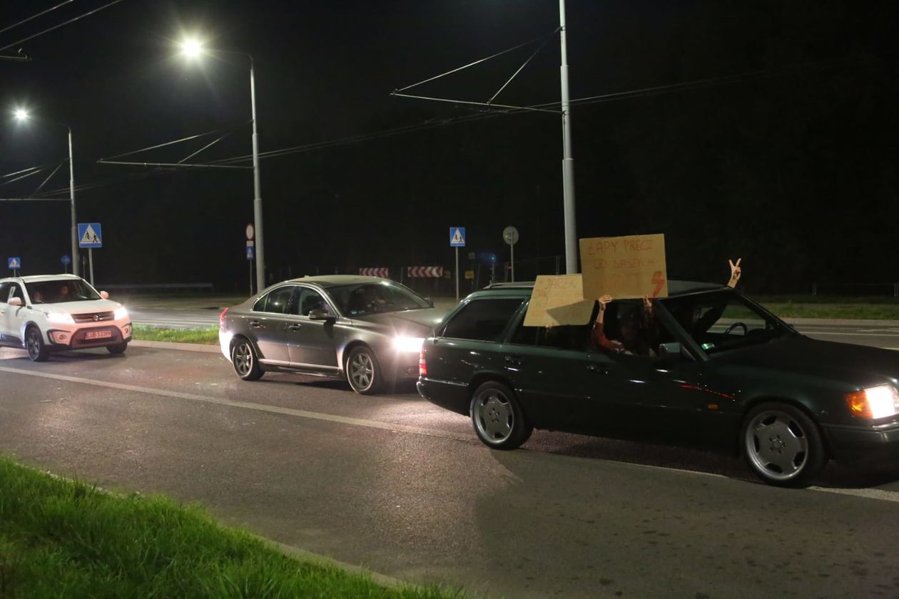  Samochodowy protest kobiet w Lublinie (zdjęcie 1) - Autor: Piotr Michalski