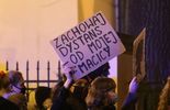 Protest kobiet przed Archikatedrą Lubelską (zdjęcie 4)