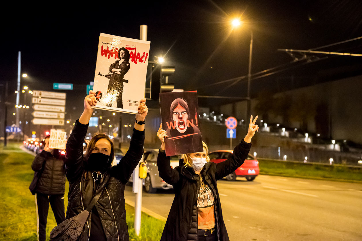  Protest kobiet. Marsz kontra Obrońcy Katedry (zdjęcie 1) - Autor: Tomasz Tylus