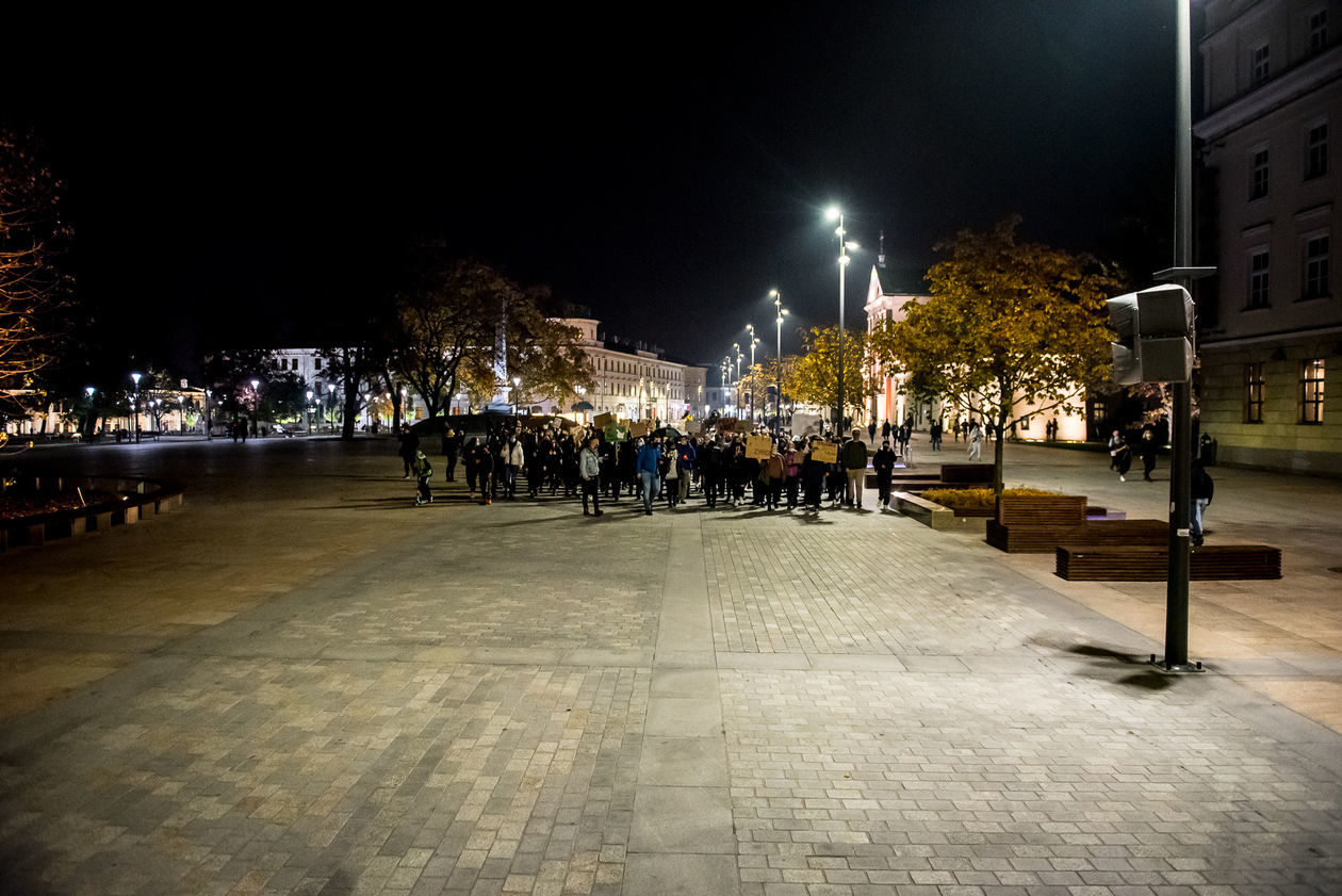  Protest kobiet. Marsz kontra Obrońcy Katedry (zdjęcie 1) - Autor: Tomasz Tylus