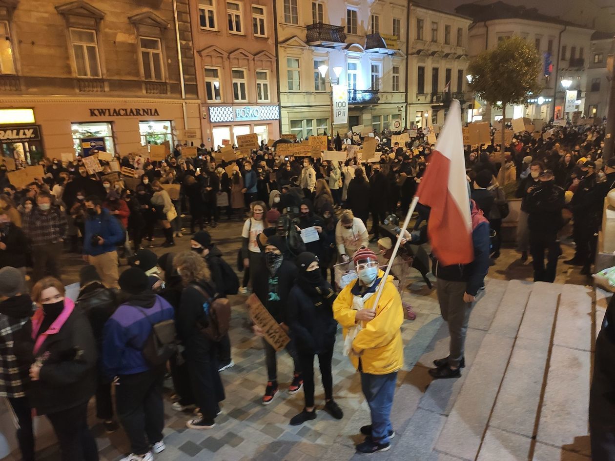  Protest w Lublinie: Uczniowie dla praw kobiet! (zdjęcie 1) - Autor: Tomasz Tylus