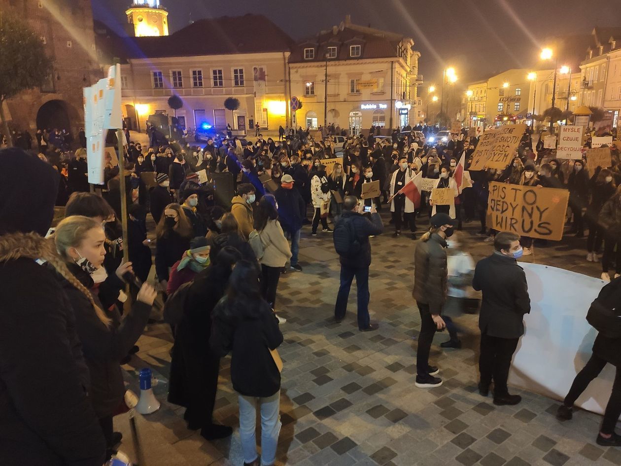 Protest w Lublinie: Uczniowie dla praw kobiet!