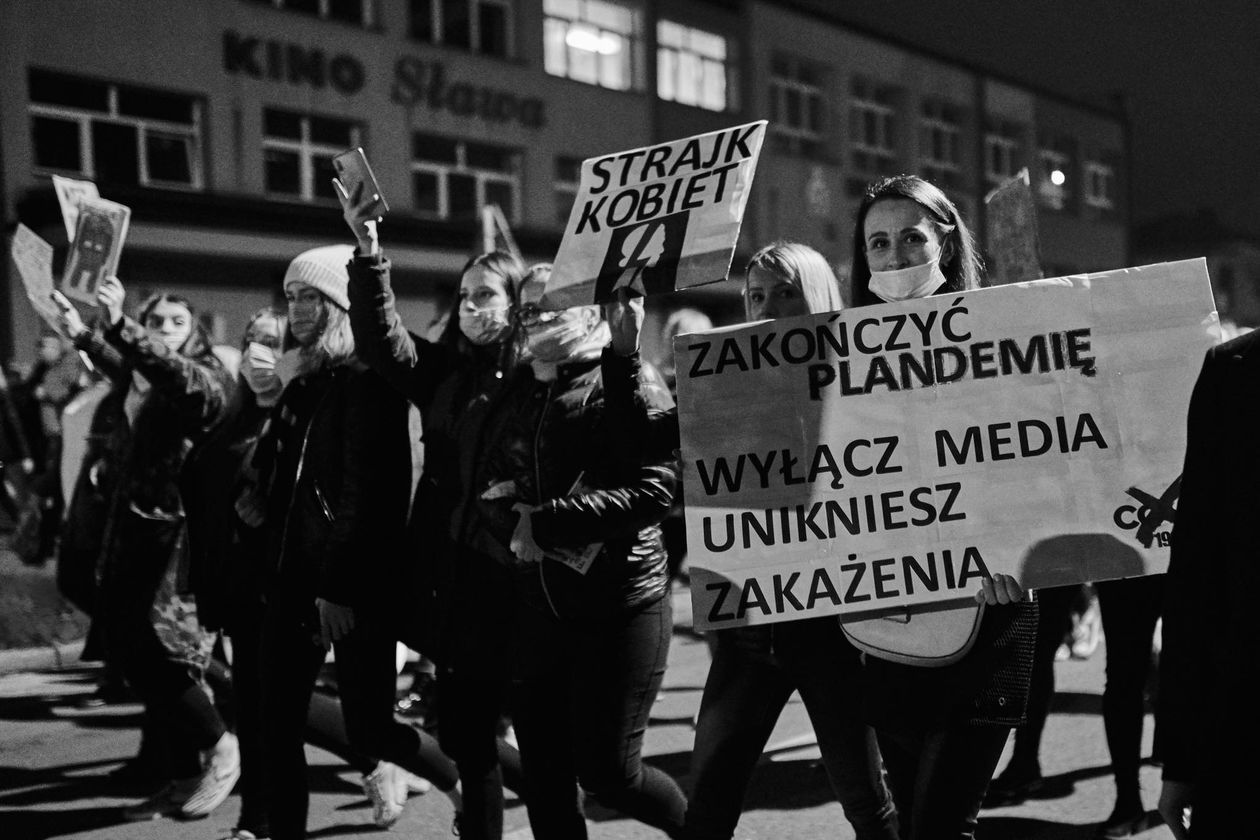  Protest kobiet w Międzyrzecu Podlaskim (zdjęcie 1) - Autor: Nadesłane