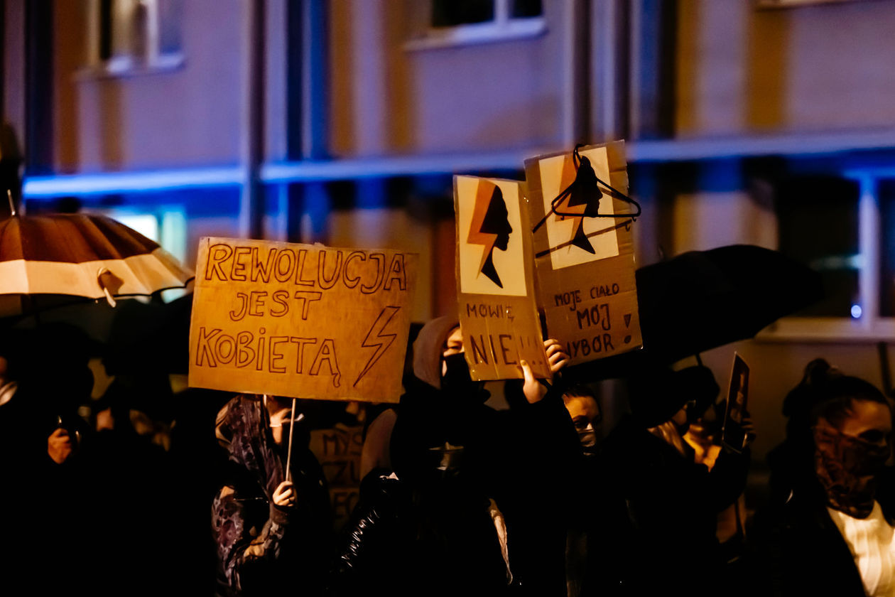  Strajk kobiet w Opolu Lubelskim (zdjęcie 1) - Autor: Paweł Błaszczyk / Dream Foto Studio