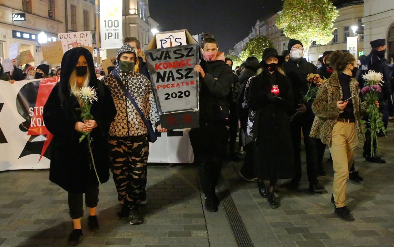 Pogrzeb PiS. Protest kobiet 1 listopada w Lublinie - Autor: Piotr Michalski