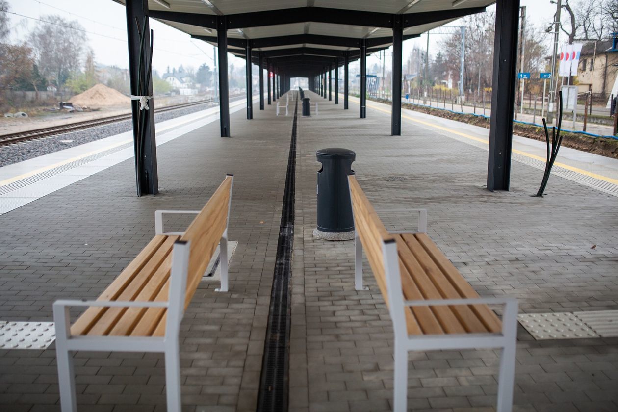  Dworzec i przejazd kolejowy w Białej Podlaskiej (zdjęcie 1) - Autor: Bartosz Wołoszko