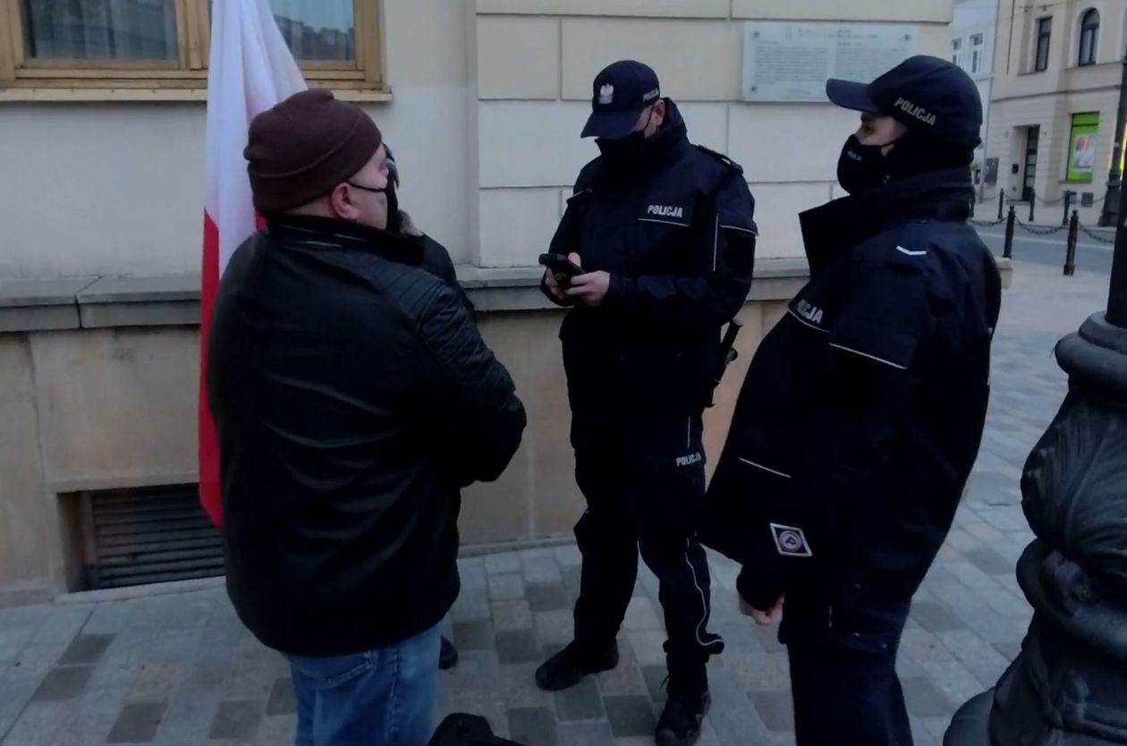  W Lublinie protestowali przeciwko wyjściu Polski z Unii Europejskiej (zdjęcie 1) - Autor: Paweł Buczkowski