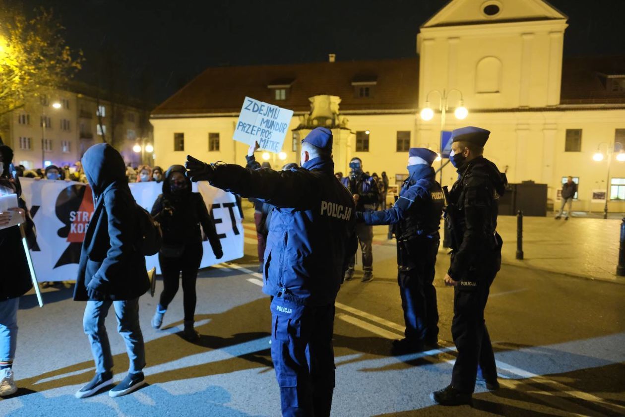  Strajk kobiet: Nie damy się zastraszyć! (zdjęcie 1) - Autor: Maciej Kaczanowski