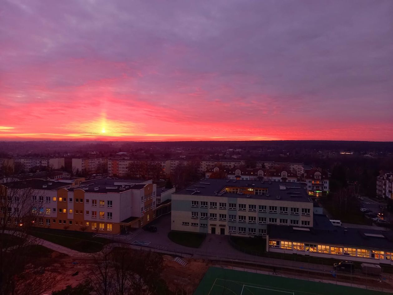  Filar słoneczny i zachód słońca - zdjęcia Czytelników (zdjęcie 1) - Autor: Paweł Gozdek