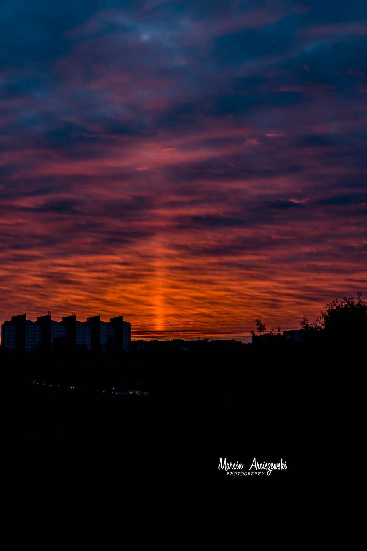  Filar słoneczny i zachód słońca - zdjęcia Czytelników (zdjęcie 1) - Autor: Marcin Arciszewski