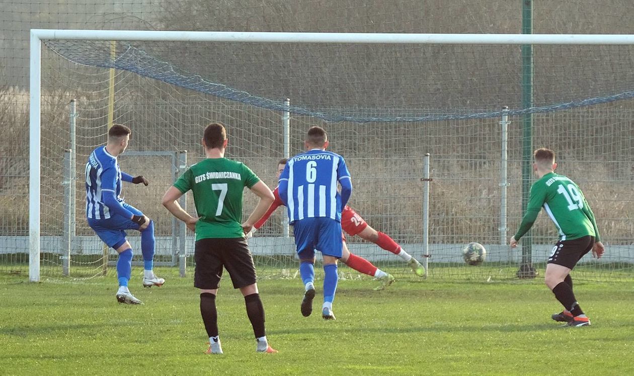  Świdniczanka vs Tomasovia Tomaszow Lubelski (zdjęcie 1) - Autor: Maciej Kaczanowski