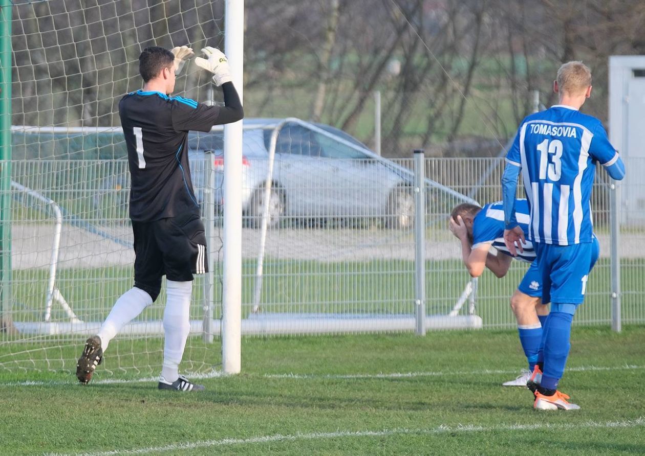  Świdniczanka vs Tomasovia Tomaszow Lubelski (zdjęcie 1) - Autor: Maciej Kaczanowski