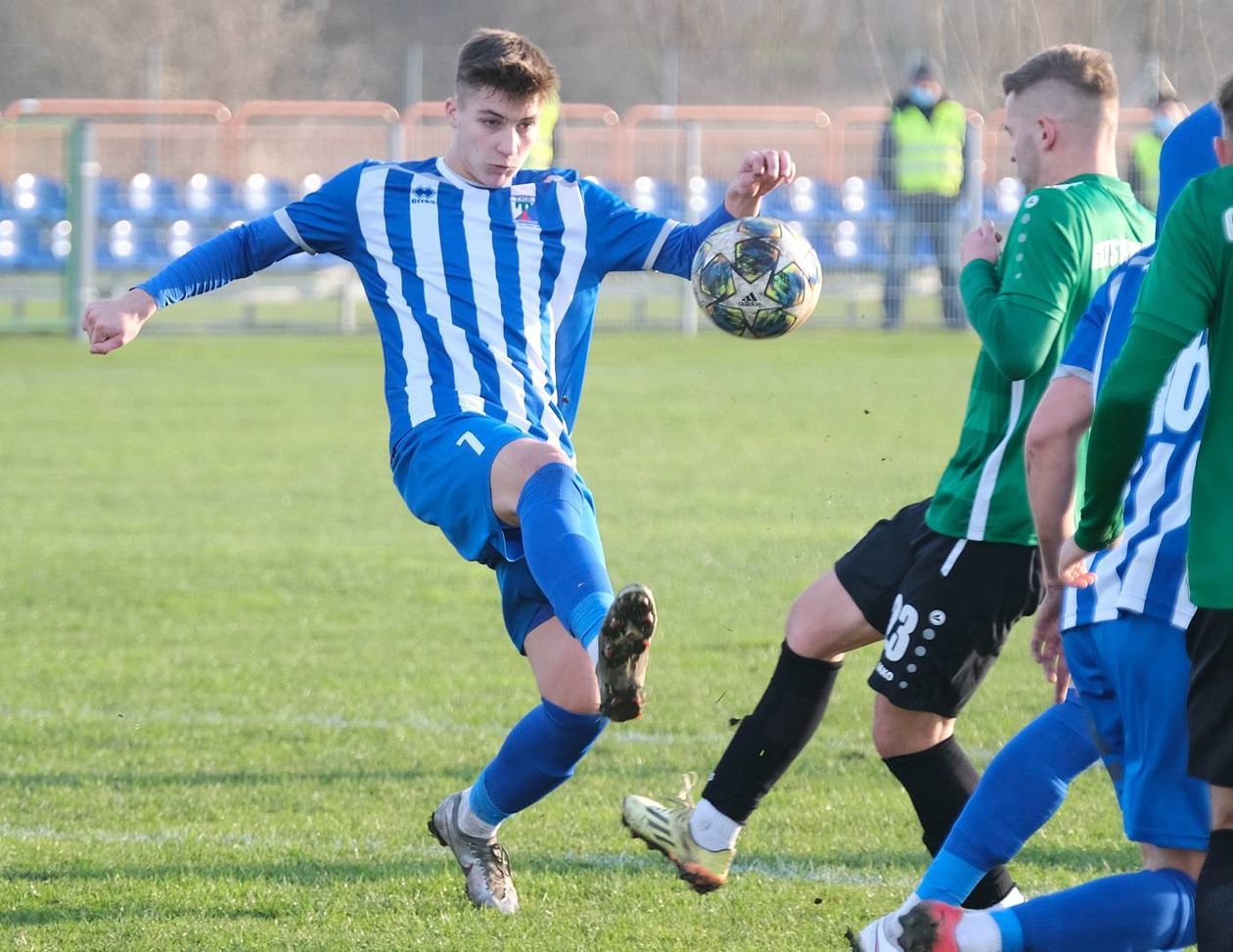  Świdniczanka vs Tomasovia Tomaszow Lubelski (zdjęcie 1) - Autor: Maciej Kaczanowski