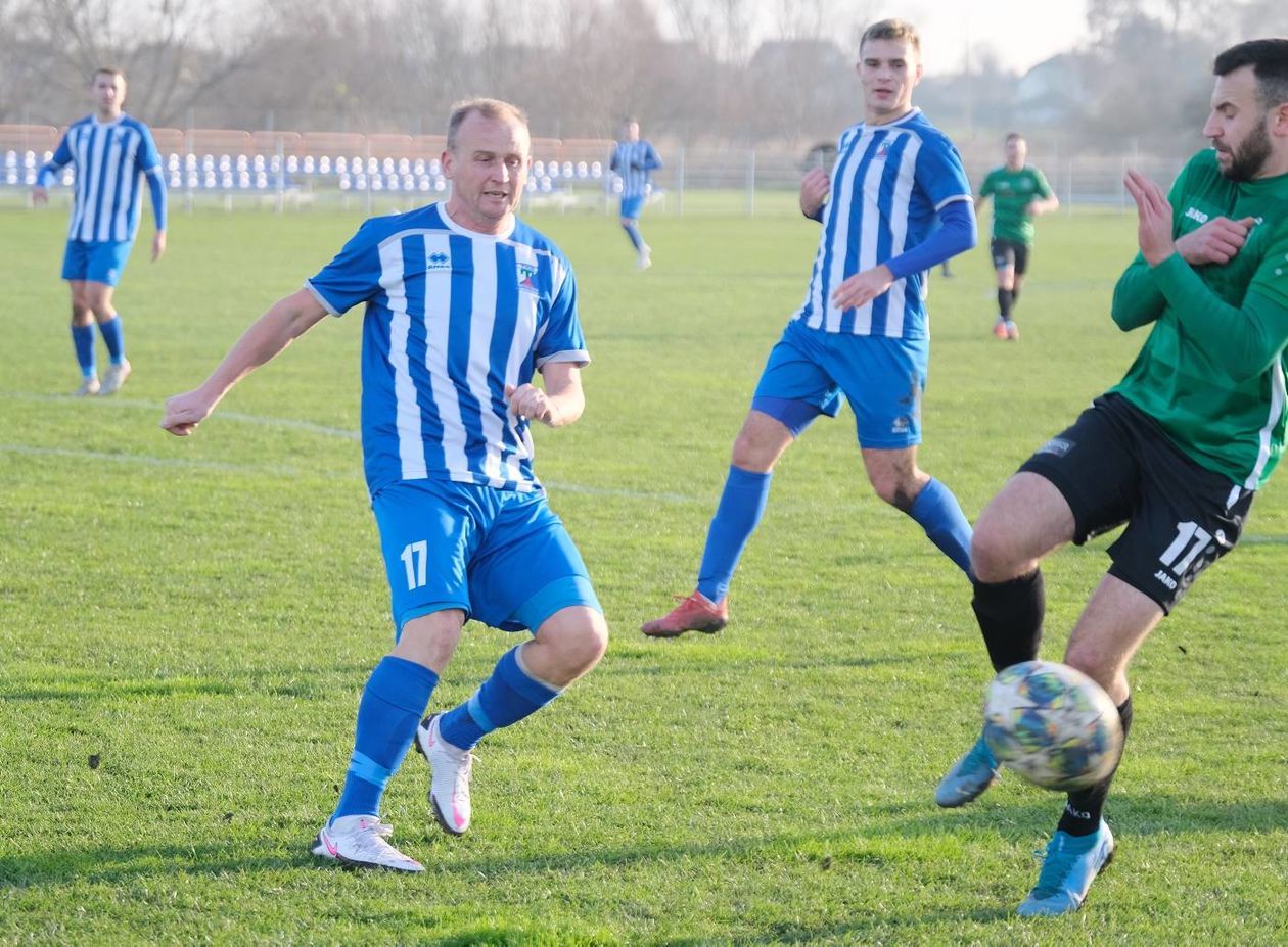  Świdniczanka vs Tomasovia Tomaszow Lubelski (zdjęcie 1) - Autor: Maciej Kaczanowski