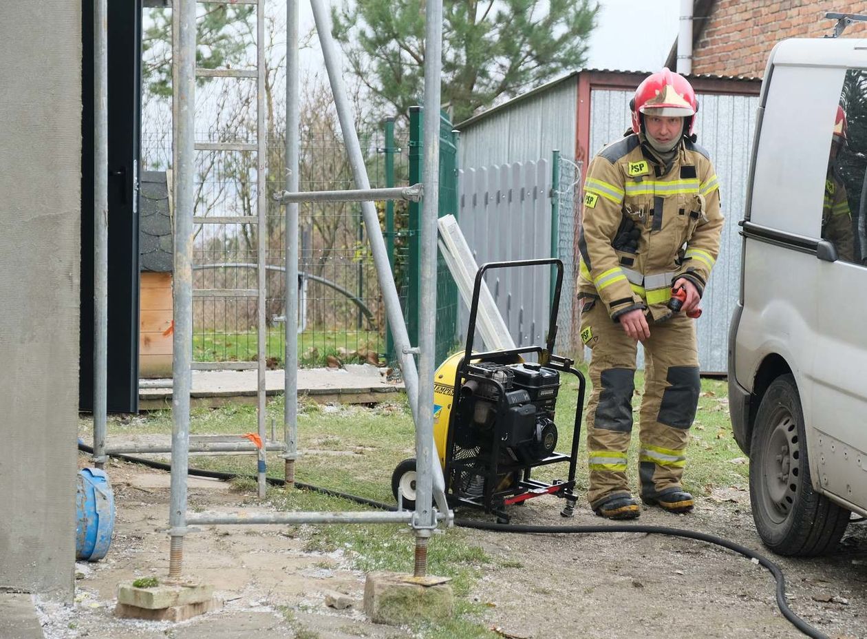  Interwencja strażaków PSP w domu przy ul. Choiny (zdjęcie 1) - Autor: Maciej Kaczanowski