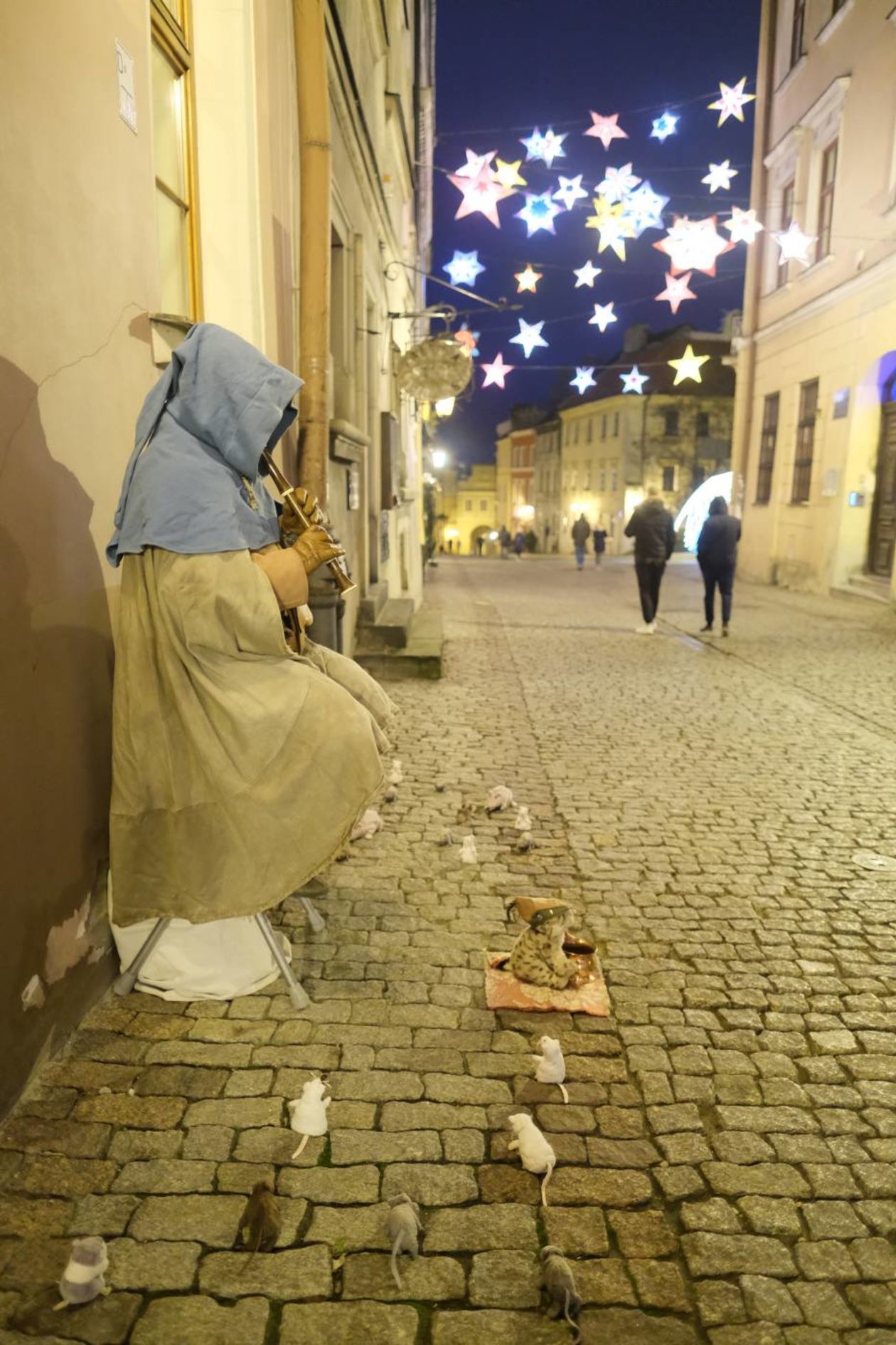  Świąteczna iluminacja miasta w komplecie: choinka już cieszy przechodniów (zdjęcie 1) - Autor: Maciej Kaczanowski