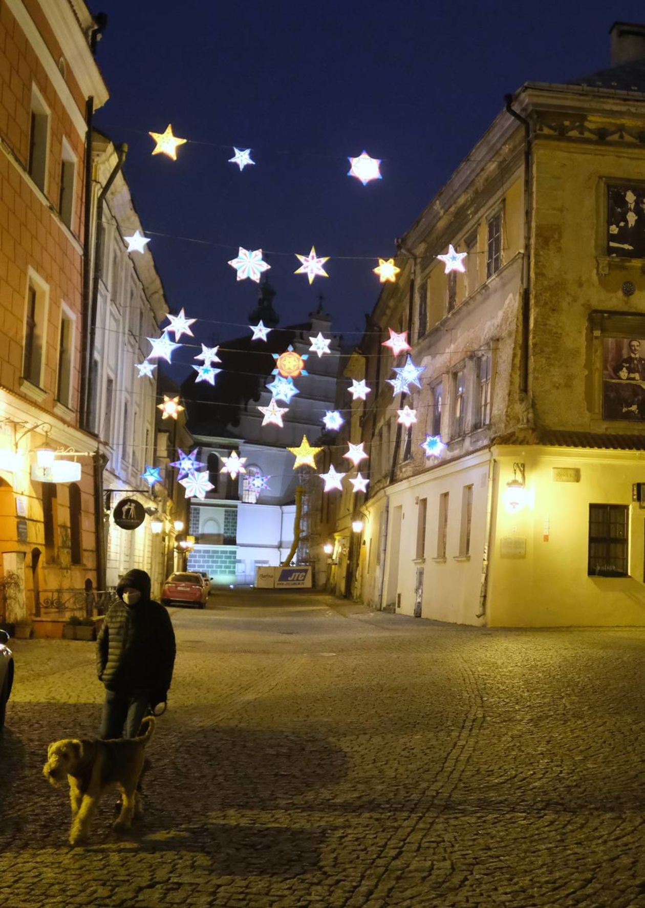  Świąteczna iluminacja miasta w komplecie: choinka już cieszy przechodniów (zdjęcie 1) - Autor: Maciej Kaczanowski