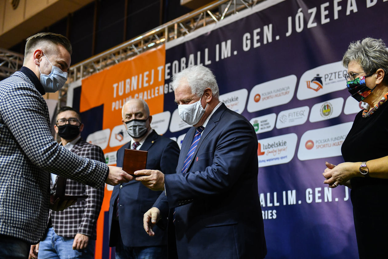  I Halowy Turniej Teqball o Puchar Prezydenta Miasta Chełm (zdjęcie 13) - Autor: Jacek Prondzynski