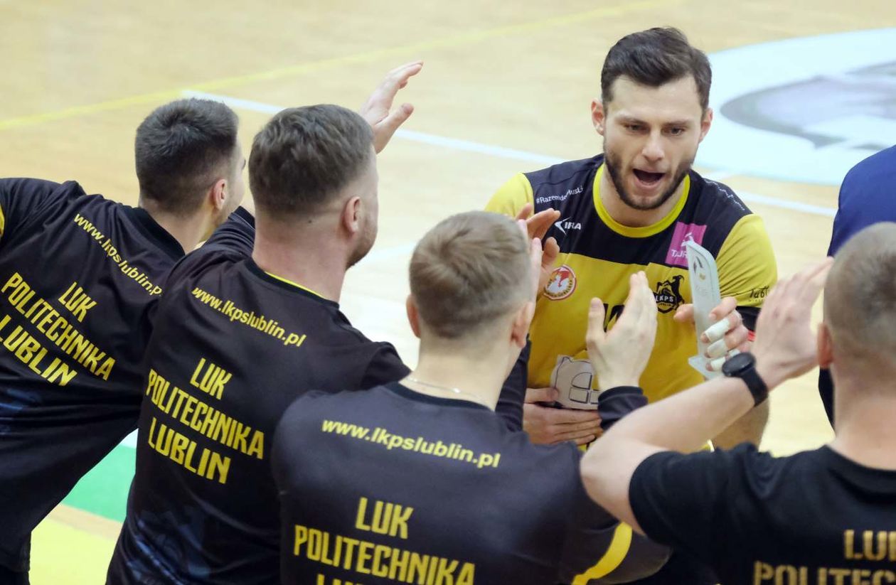  Siatkarskie derby pomiędzy LUK Politechniką i Polski Cukier Avią 3:0 (zdjęcie 1) - Autor: Maciej Kaczanowski