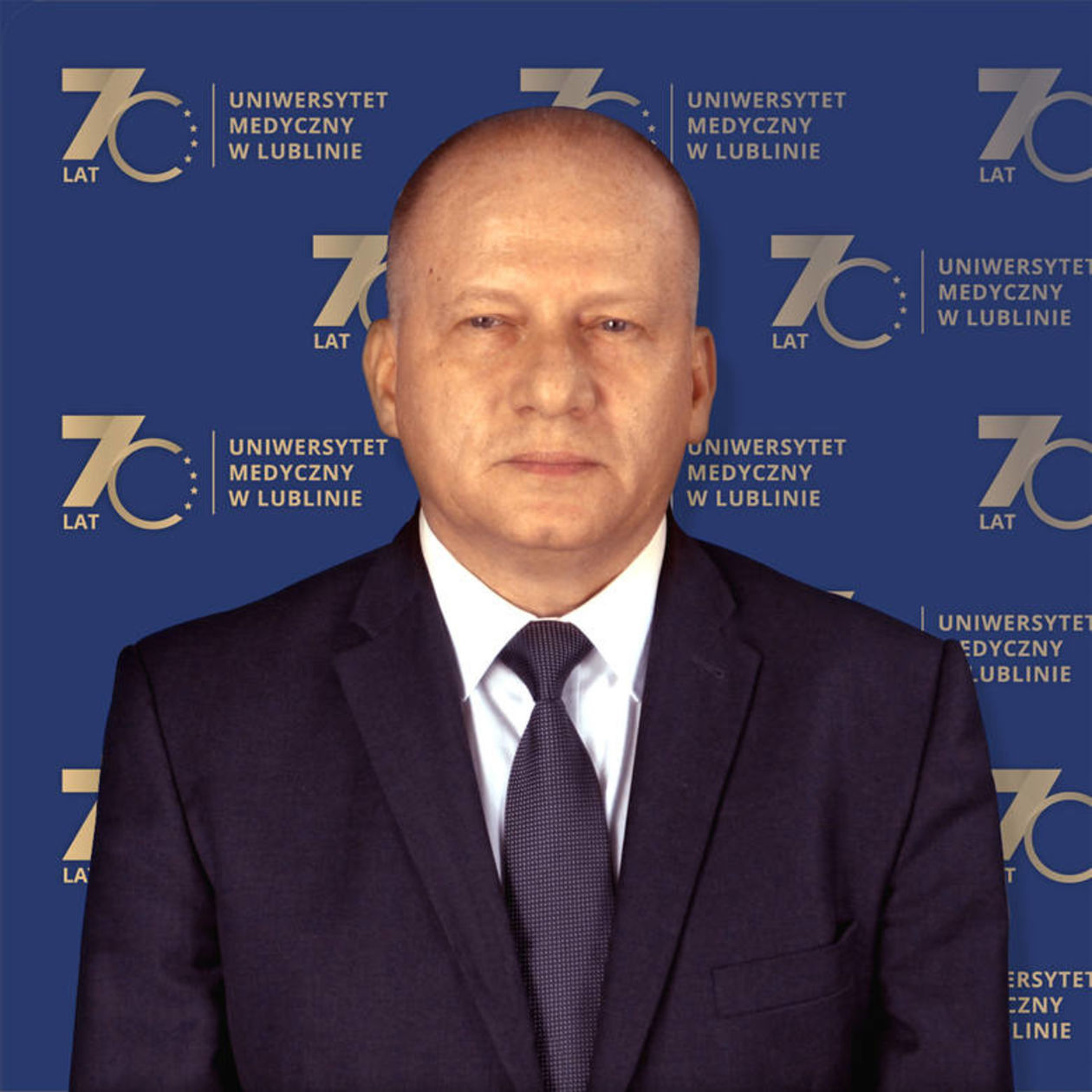  <p class="MsoNormal">Zamierzam się zaszczepić, i to tak szybko, jak to będzie możliwe. Korzyści z tego wynikające są bardzo duże, a ewentualne powikłania poszczepienne w świetle dostępnej obecnie wiedzy, niosą mniejsze zagrożenie, niż powikłania, do jakich może dojść po przebytej chorobie.</p>
<p><!-- [if gte mso 9]><xml>
 <w:WordDocument>
  <w:View>Normal</w:View>
  <w:Zoom>0</w:Zoom>
  <w:HyphenationZone>21</w:HyphenationZone>
  <w:PunctuationKerning></w:PunctuationKerning>
  <w:ValidateAgainstSchemas></w:ValidateAgainstSchemas>
  <w:SaveIfXMLInvalid>false</w:SaveIfXMLInvalid>
  <w:IgnoreMixedContent>false</w:IgnoreMixedContent>
  <w:AlwaysShowPlaceholderText>false</w:AlwaysShowPlaceholderText>
  <w:Compatibility>
   <w:BreakWrappedTables></w:BreakWrappedTables>
   <w:SnapToGridInCell></w:SnapToGridInCell>
   <w:WrapTextWithPunct></w:WrapTextWithPunct>
   <w:UseAsianBreakRules></w:UseAsianBreakRules>
   <w:DontGrowAutofit></w:DontGrowAutofit>
  </w:Compatibility>
  <w:BrowserLevel>MicrosoftInternetExplorer4</w:BrowserLevel>
 </w:WordDocument>
</xml><![endif]--><!-- [if gte mso 9]><xml>
 <w:LatentStyles DefLockedState="false" LatentStyleCount="156">
 </w:LatentStyles>
</xml><![endif]--><!-- [if gte mso 10]>
<style>
 /* Style Definitions */
 table.MsoNormalTable
	{mso-style-name:Standardowy;
	mso-tstyle-rowband-size:0;
	mso-tstyle-colband-size:0;
	mso-style-noshow:yes;
	mso-style-parent:"";
	mso-padding-alt:0cm 5.4pt 0cm 5.4pt;
	mso-para-margin:0cm;
	mso-para-margin-bottom:.0001pt;
	mso-pagination:widow-orphan;
	font-size:10.0pt;
	font-family:"Times New Roman";
	mso-ansi-language:#0400;
	mso-fareast-language:#0400;
	mso-bidi-language:#0400;}
</style>
<![endif]--></p>