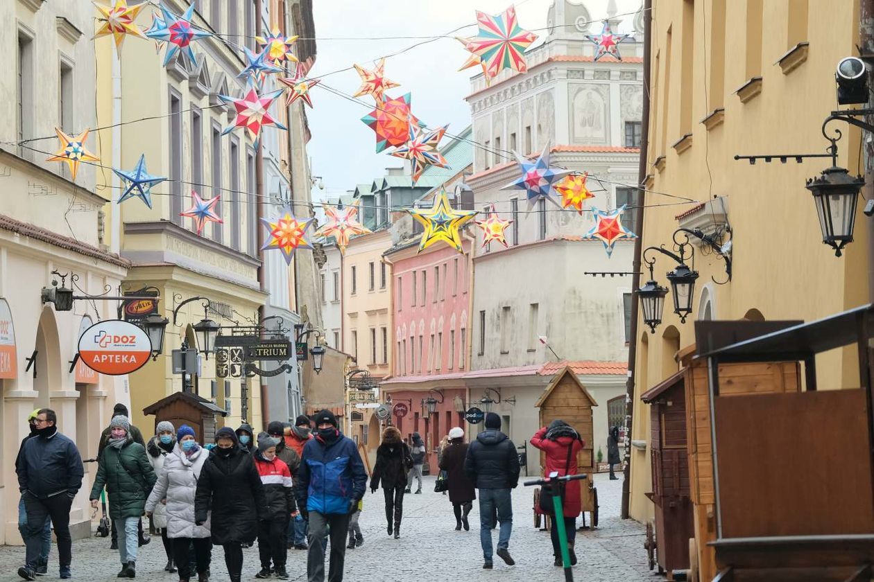  Tłumy mieszkańców na deptaku w drugi dzień świąt (zdjęcie 1) - Autor: Maciej Kaczanowski