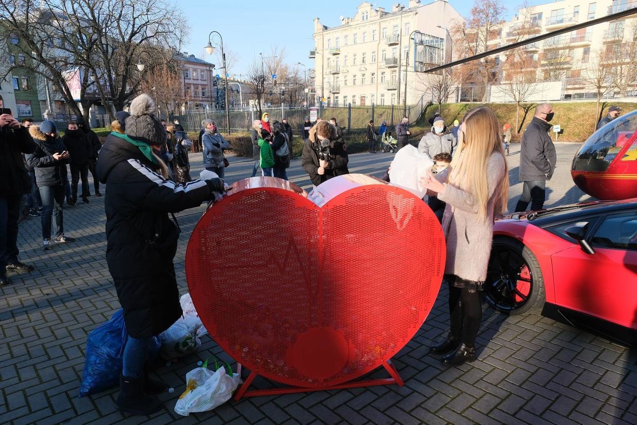  Akcja charytatywna z udziałem aktorki Katarzyny Bujakiewicz  (zdjęcie 1) - Autor: Maciej Kaczanowski