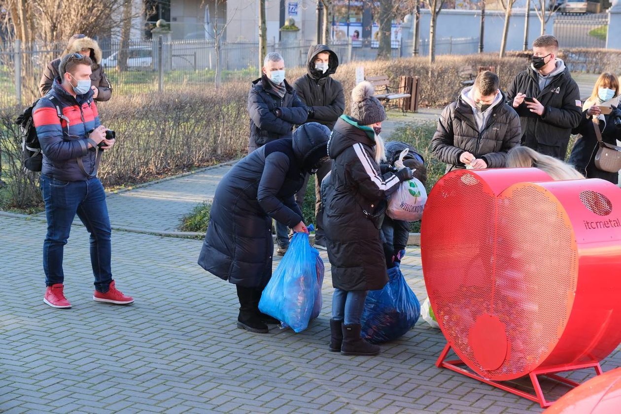  Akcja charytatywna z udziałem aktorki Katarzyny Bujakiewicz  (zdjęcie 1) - Autor: Maciej Kaczanowski