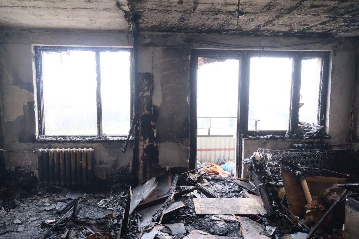  Spalone mieszkanie w świdnickim wieżowcu  (zdjęcie 1) - Autor: Maciej Kaczanowski