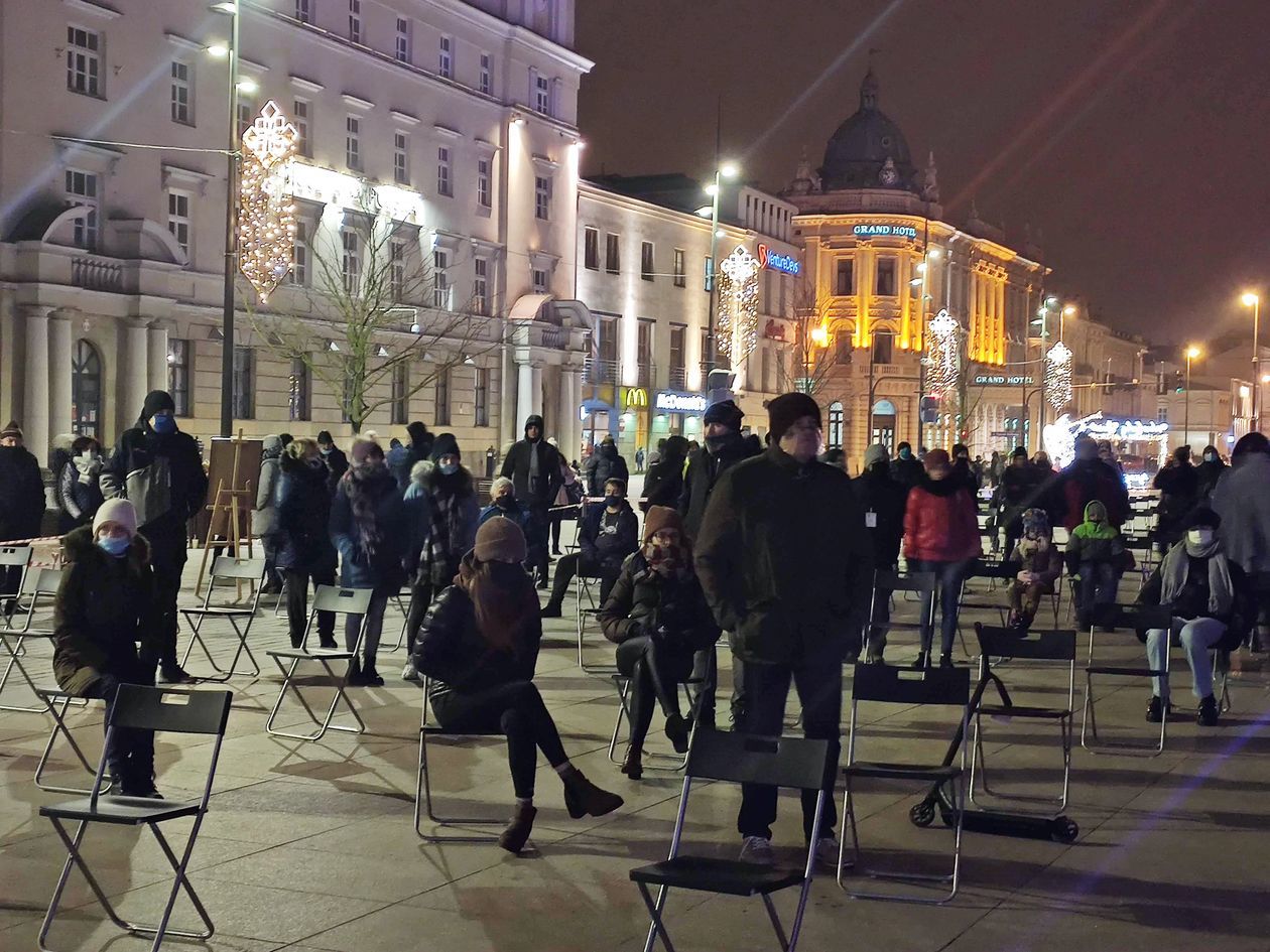  Wydarzenie plenerowe Idę po wodzie na placu Litewskim w Lublinie (zdjęcie 1) - Autor: Paweł Buczkowski