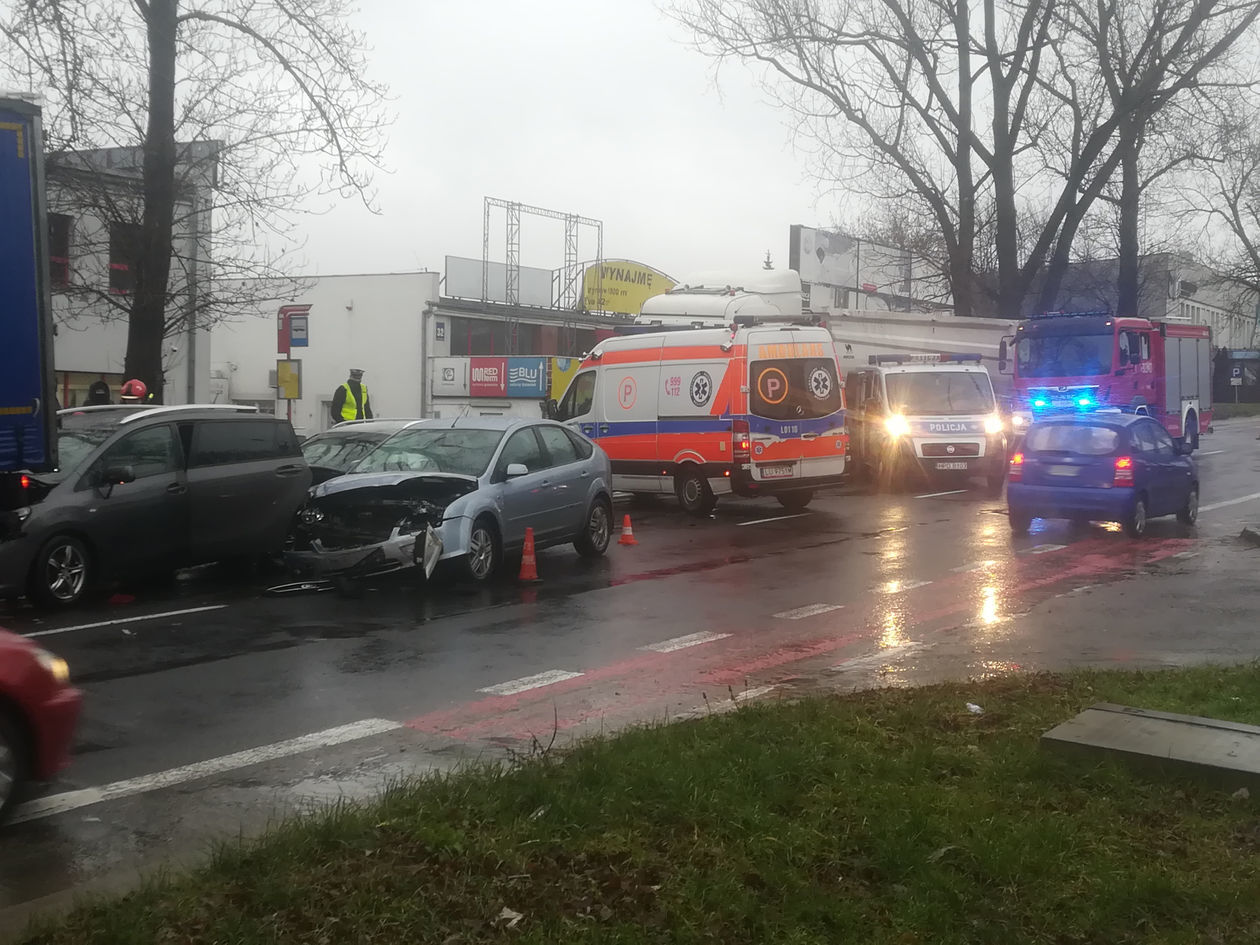  Wypadek na ulicy Turystycznej w Lublinie (zdjęcie 1) - Autor: Konrad