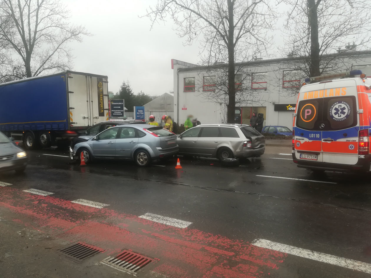  Wypadek na ulicy Turystycznej w Lublinie (zdjęcie 1) - Autor: Konrad