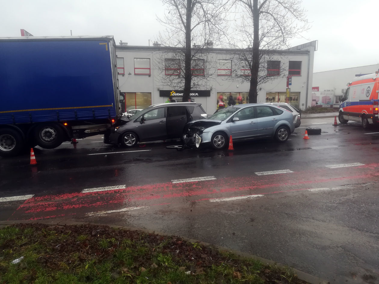  Wypadek na ulicy Turystycznej w Lublinie (zdjęcie 1) - Autor: Konrad