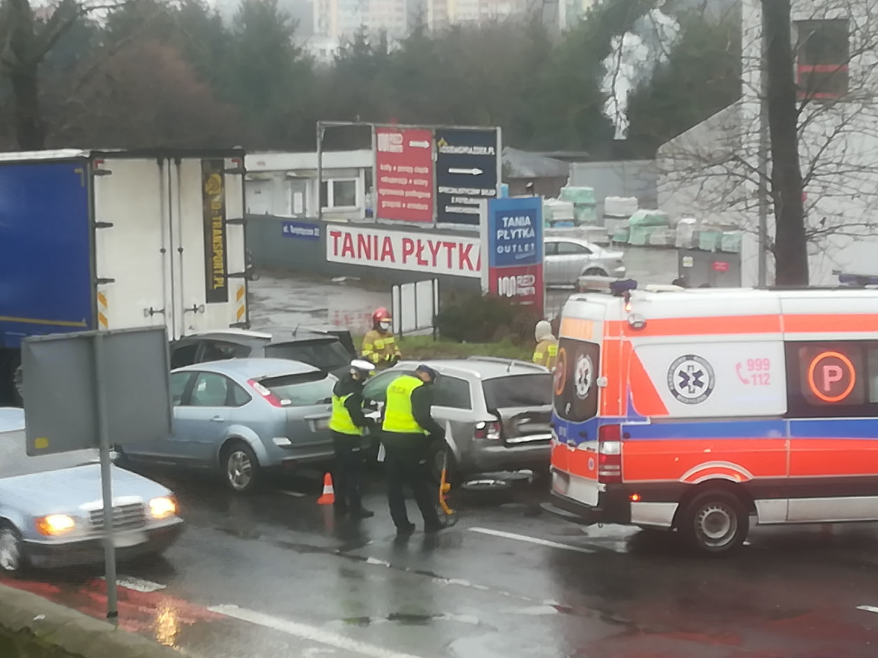  Wypadek na ulicy Turystycznej w Lublinie (zdjęcie 1) - Autor: Konrad