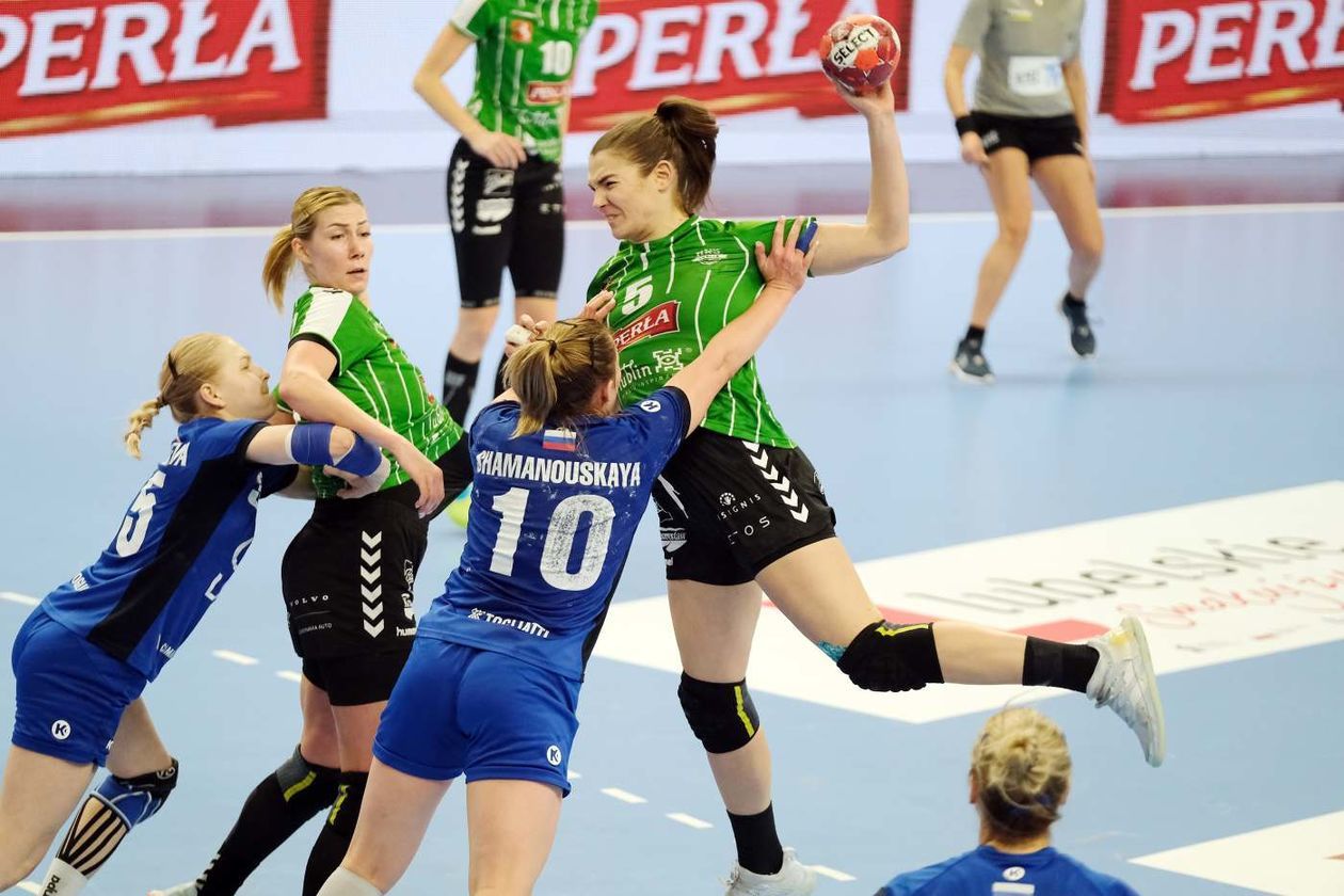   MKS Perła Lublin vs Handball Club Lada 28 : 23 (zdjęcie 1) - Autor: Maciej Kaczanowski