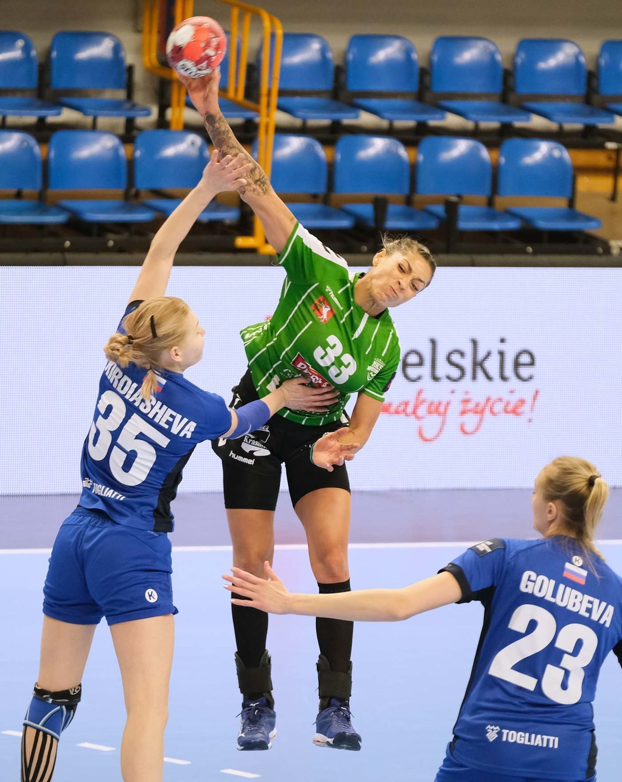   MKS Perła Lublin vs Handball Club Lada 28 : 23 (zdjęcie 1) - Autor: Maciej Kaczanowski