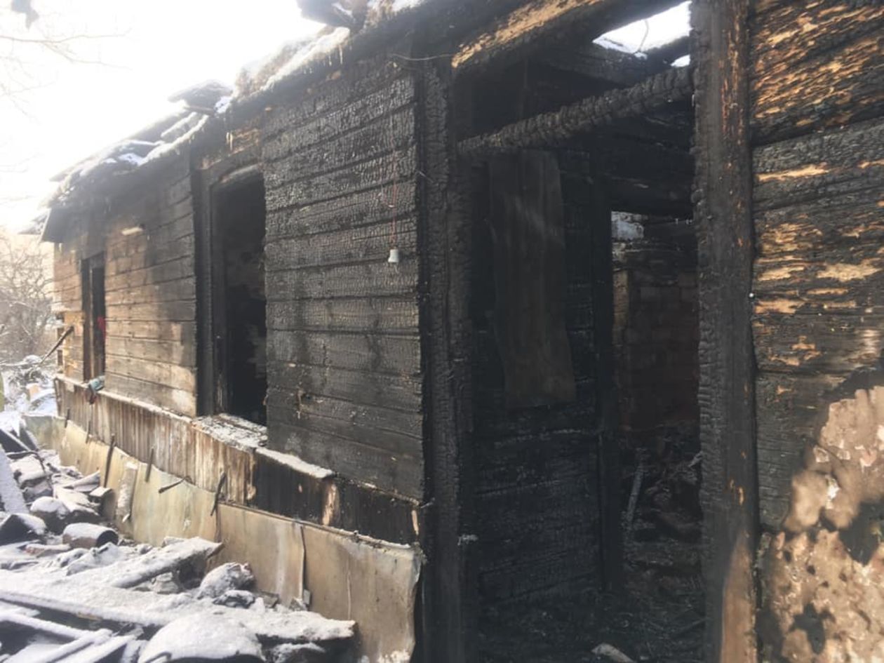 Zniszczenia po pożarze w Nowym Pożogu - Autor: OSP