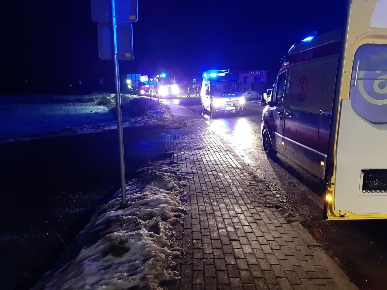  Wypadek w Dysie (zdjęcie 1) - Autor: Komenda Miejska PSP Lublin