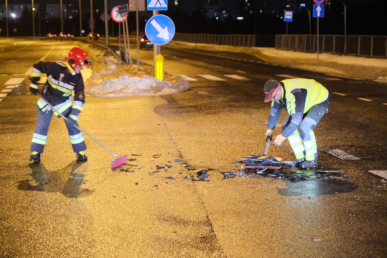  Wypadek na ul. Zelwerowicza (zdjęcie 1) - Autor: Maciej Kaczanowski