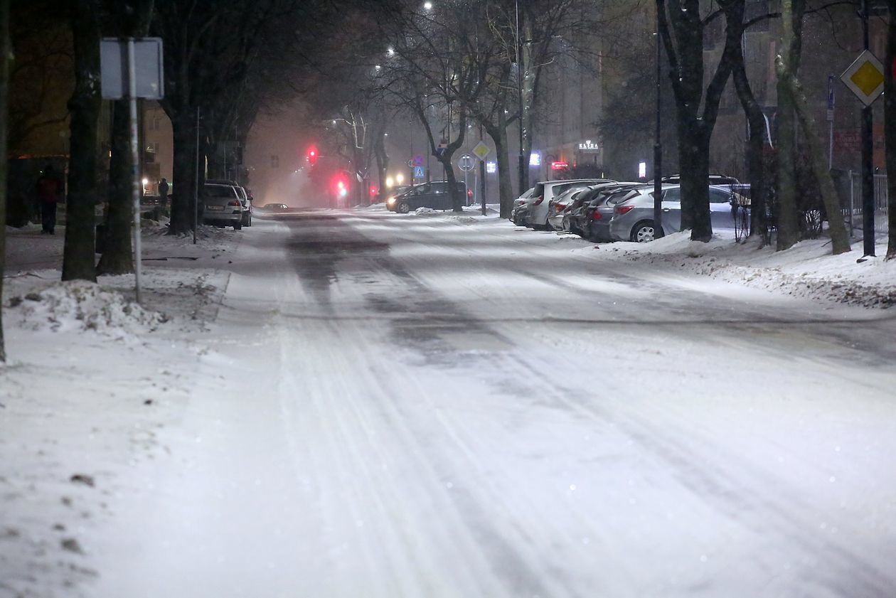  Uwaga! Nadchodzą intensywne opady śniegu (zdjęcie 1) - Autor: Piotr Michalski