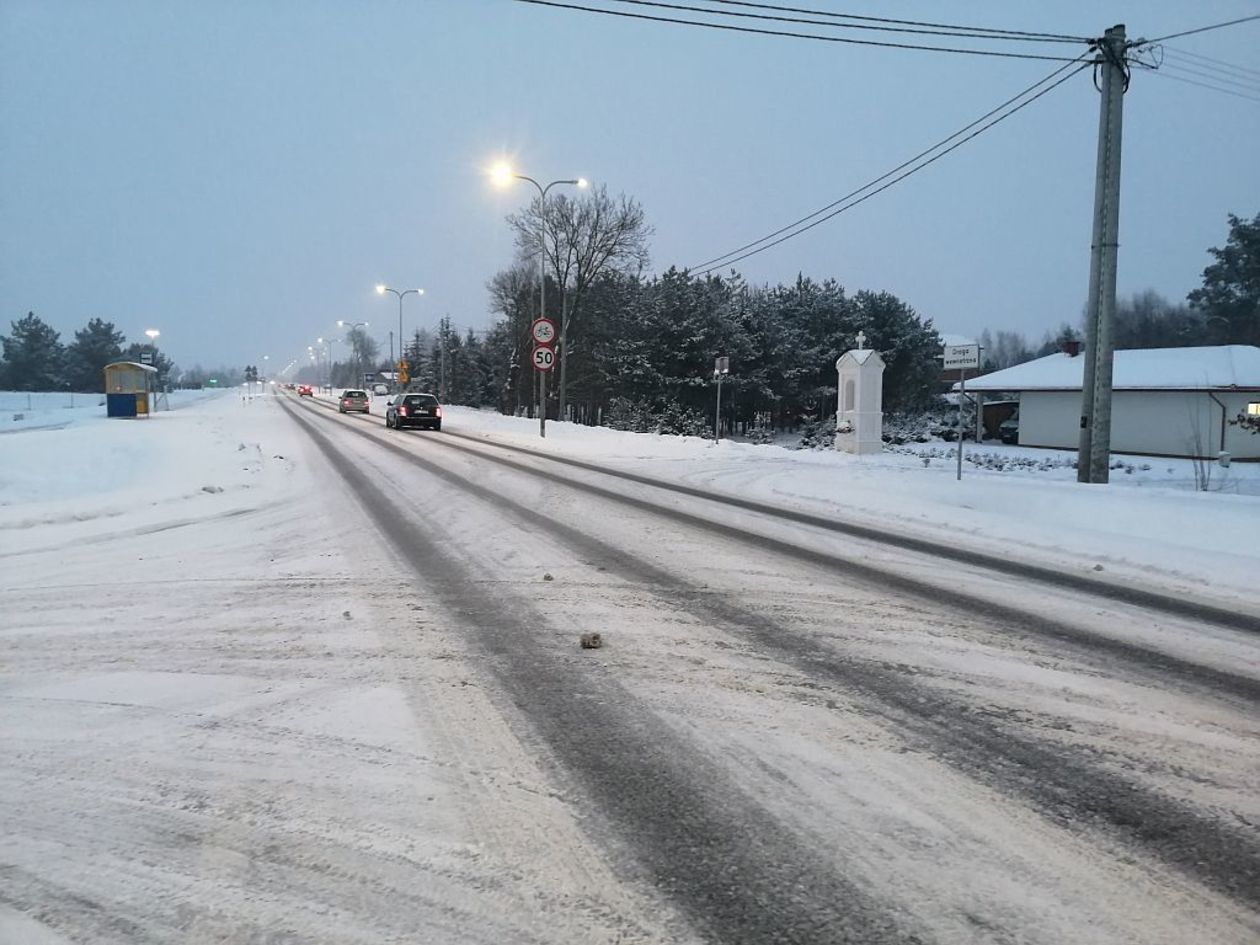  Sytuacja na drogach (poniedziałek, 8 lutego 2021 r.) (zdjęcie 1) - Autor: Zarząd Dróg Wojewódzkich w Lublinie