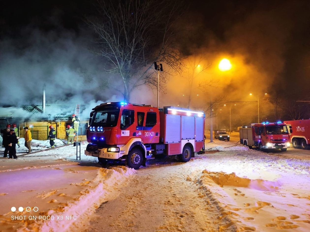  Pożar ''Karczmy pod strzechą'' przy ul. Zana (zdjęcie 1) - Autor: KM PSP Lublin