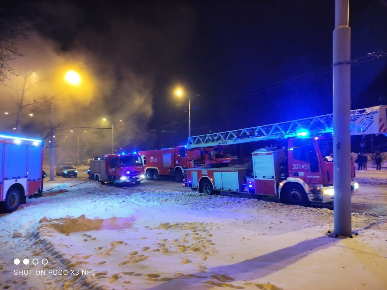  Pożar ''Karczmy pod strzechą'' przy ul. Zana (zdjęcie 1) - Autor: KM PSP Lublin