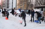 Obywatelskie odśnieżanie przy ul. Weteranów 15 (zdjęcie 3)