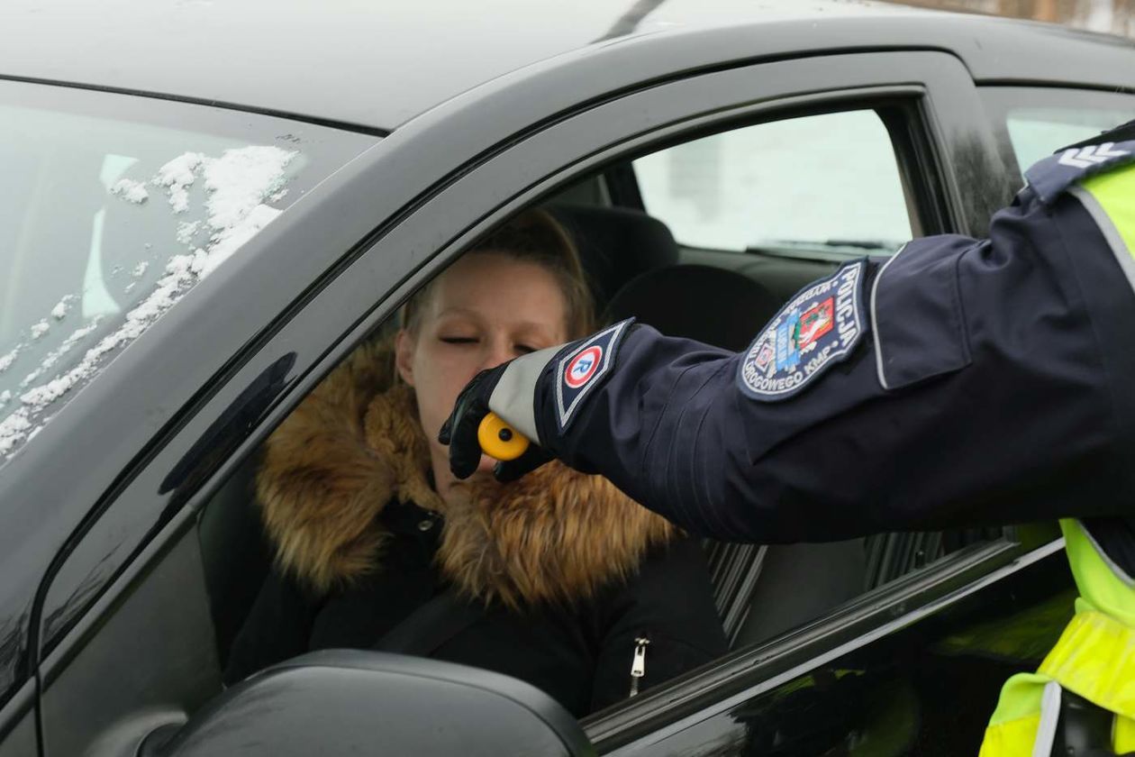  Z miłości do bezpieczeństwa: wspólna akcja policji i WORD (zdjęcie 1) - Autor: Maciej Kaczanowski